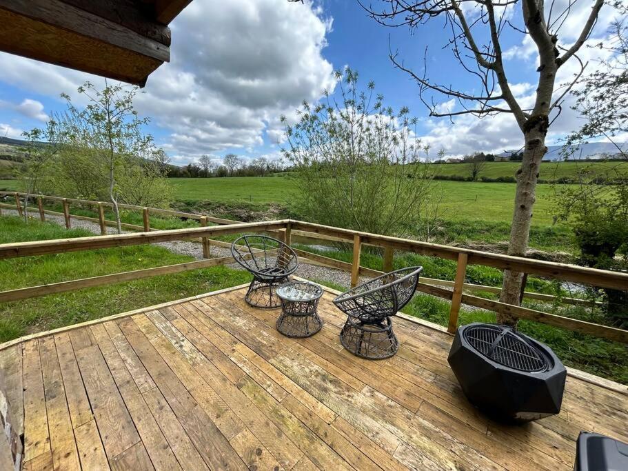 Riverside Cabin Limerick Junction Extérieur photo