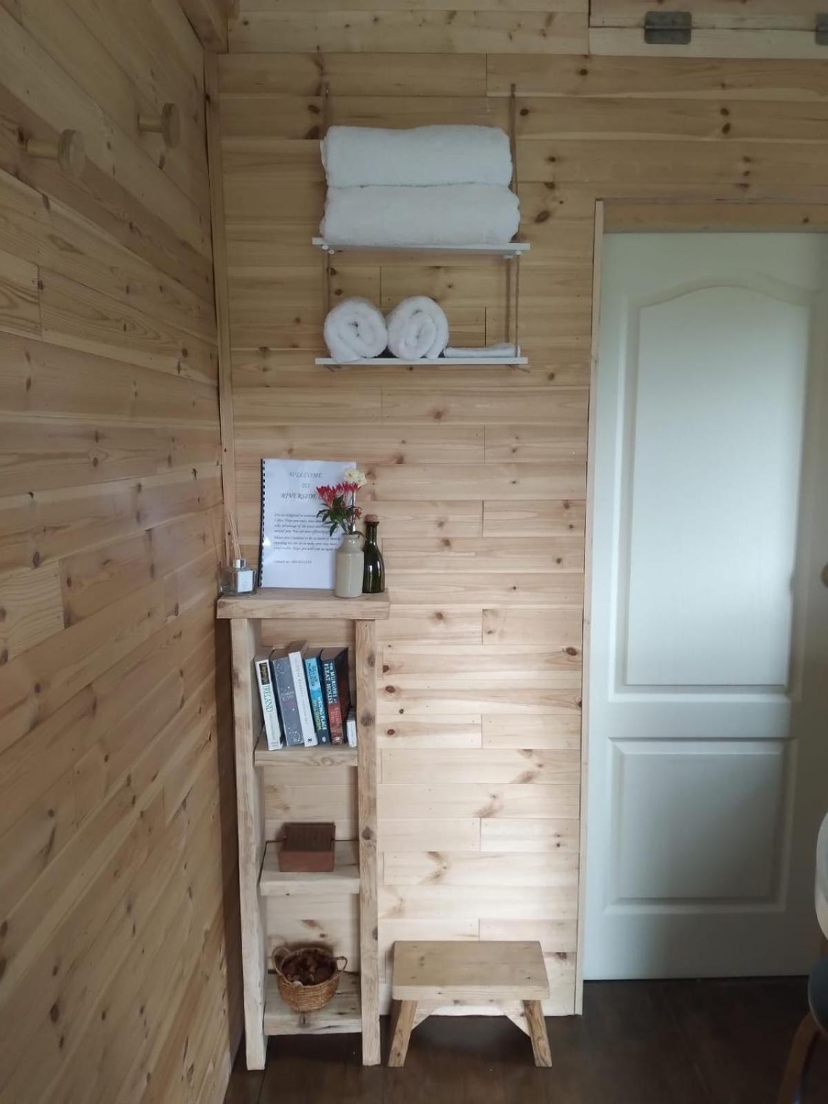 Riverside Cabin Limerick Junction Extérieur photo